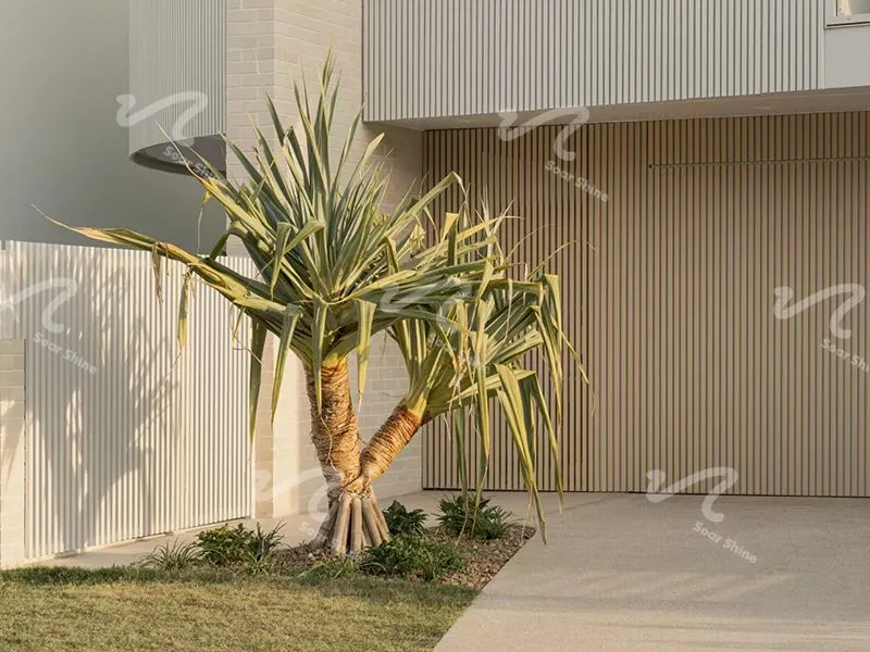 Гаражные ворота с решеткой из алюминиевого сплава